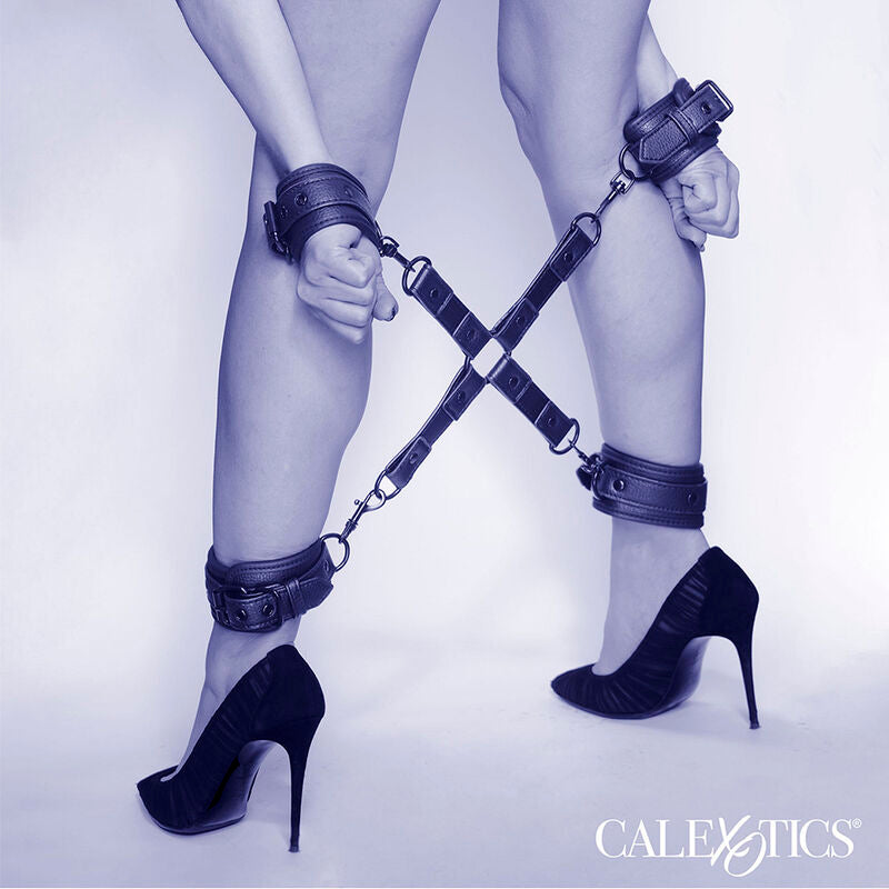 CALEXOTICS - CONECTOR NOCTURNO HOG TIE AJUSTABLE CUERO NEGRO