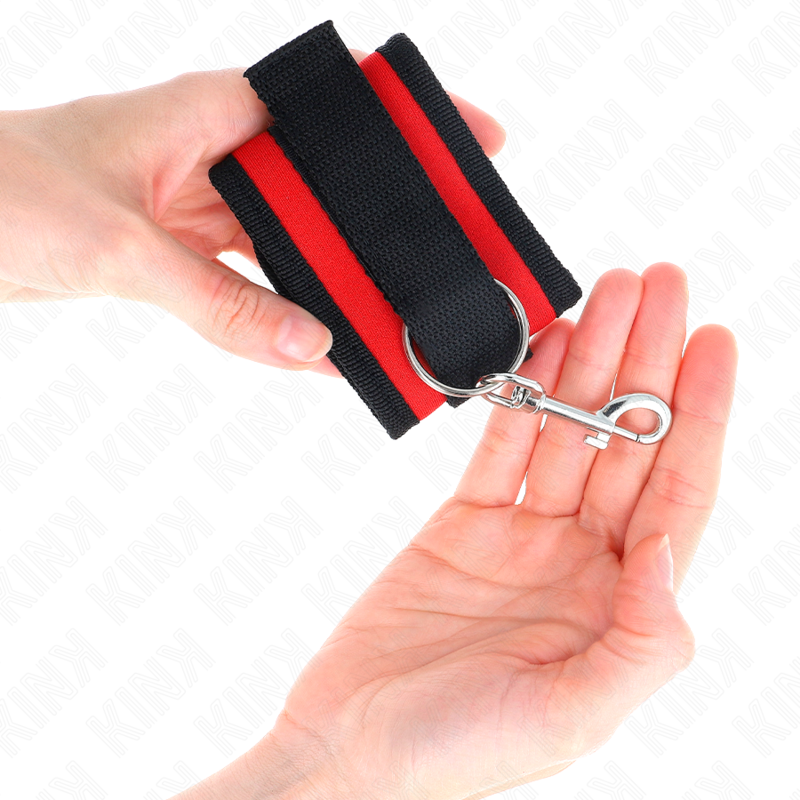 KINK - RESTRICCIONES PARA MUÑECAS DE NYLON CON GANCHO Y BUCLE ROJO-NEGRO MODELO 2 AJUSTABLE 18-35 CM X 6 CM