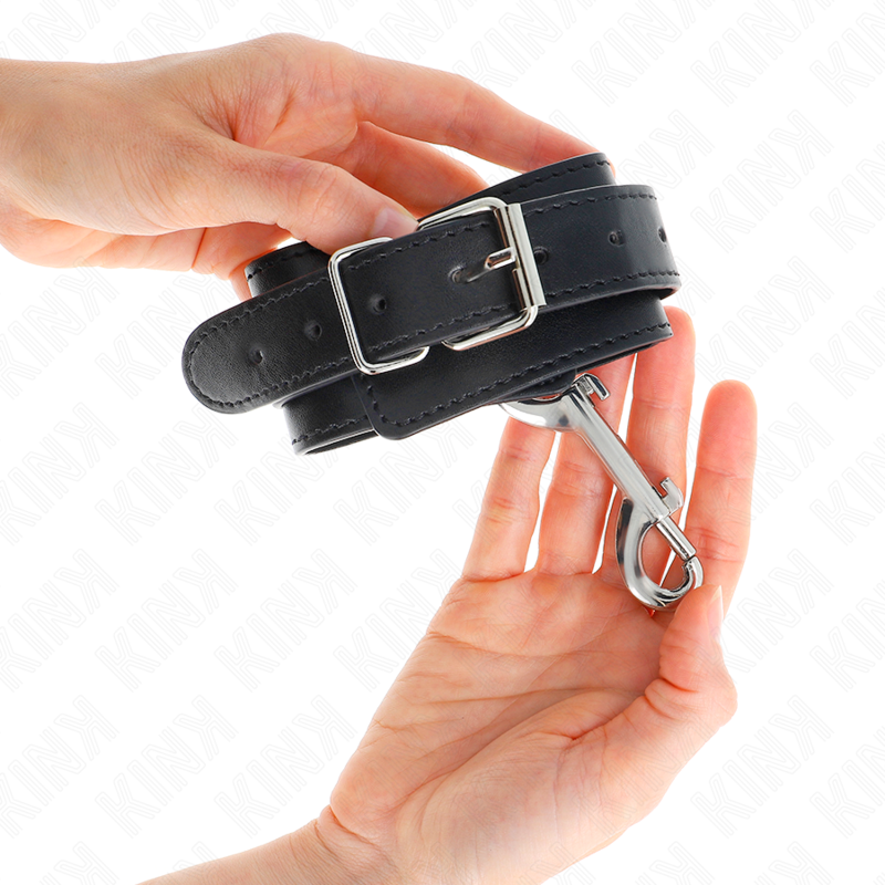 KINK - RESTRICCIONES PARA MUÑECAS - UNA FILA DE REMACHES Y HEBILLA NEGRA AJUSTABLE GRANDE 17-28 CM X 5 CM