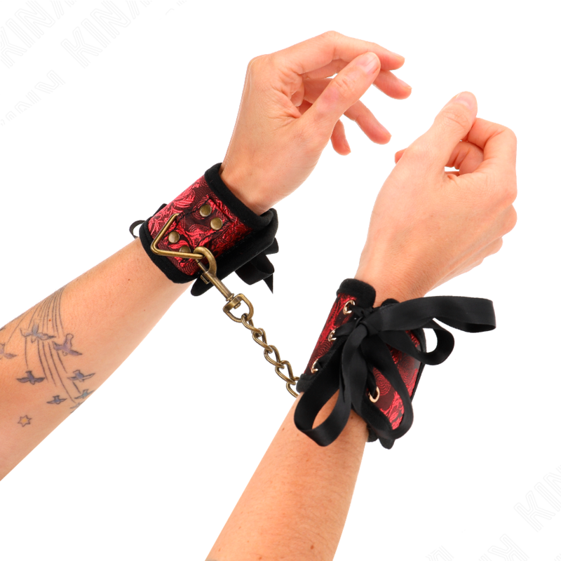 ALMOHADILLAS PARA MUÑECAS KINK - SCANDAL DETALLES DE ENCAJE ROJO-NEGRO 24,5 CM X 6,5 CM