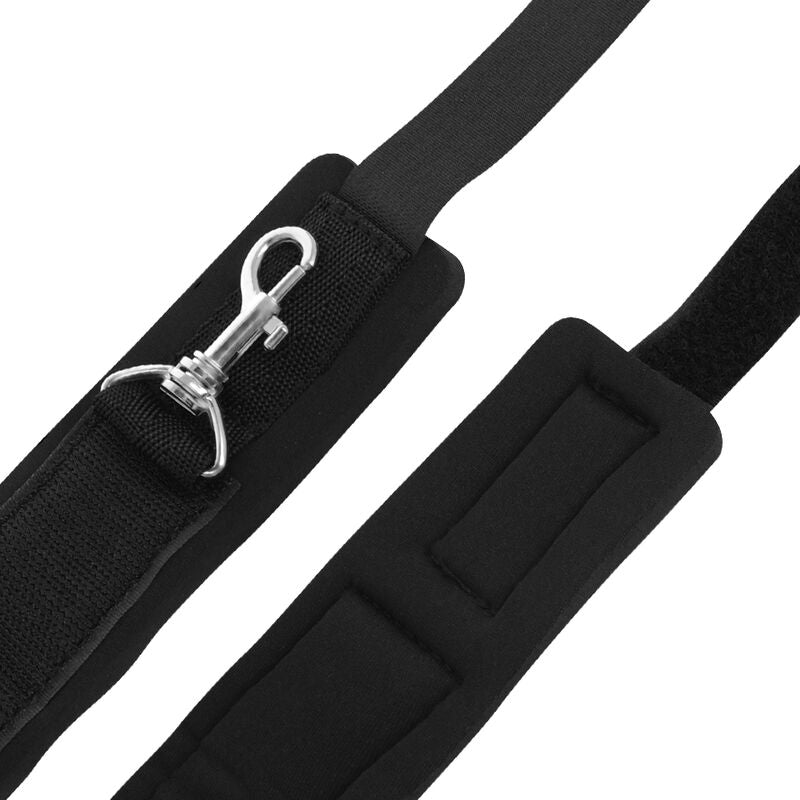 OSCURIDAD - ESPOSAS DE BONDAGE PARA PUERTA